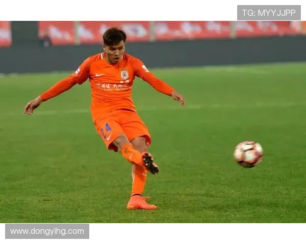 广州足球队的拼搏之路:从默默无闻到辉煌成就的真实记录 广州足球队的拼搏之路:从默默无闻到辉煌成就的真实记录