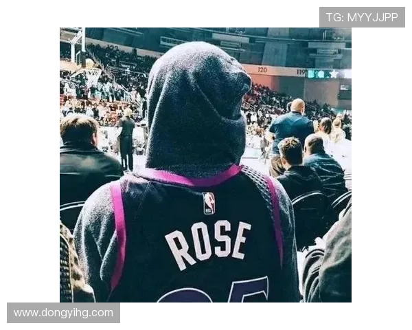 足球场上的璀璨星辰与荣耀瞬间的诗意描绘