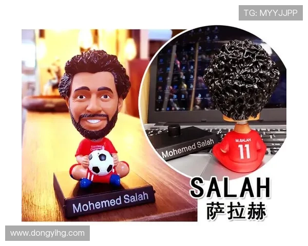 足球明星汽车摆件组合打造个性车内风格彰显运动魅力与时尚品味